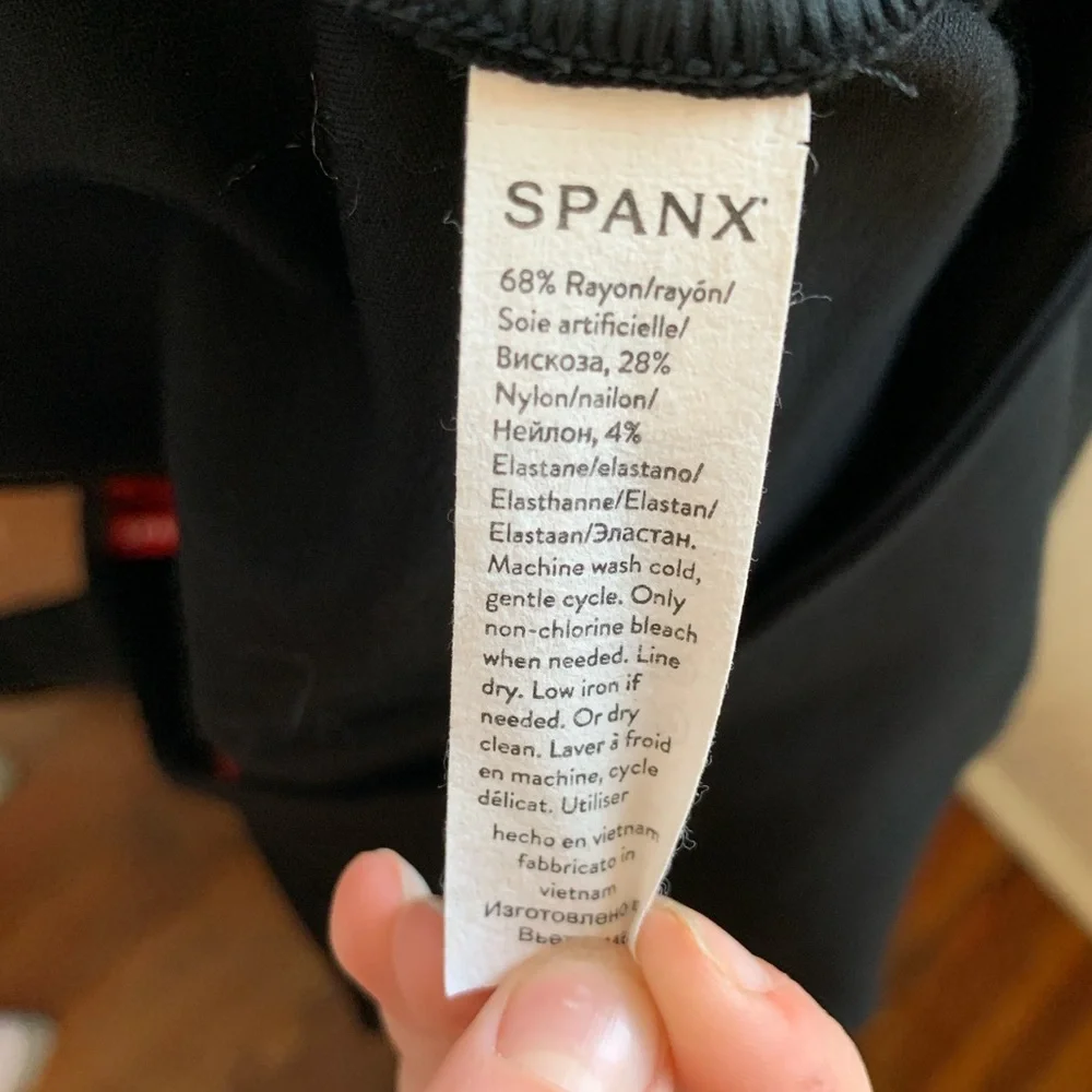 Spanx The Perfect Sleeveless Jumpsuit Black Medium - Picture 8 of 8